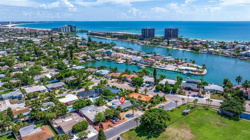 На продажу: $574,000 (3 спален, 2 ванн, 1396 Квадратных фут)