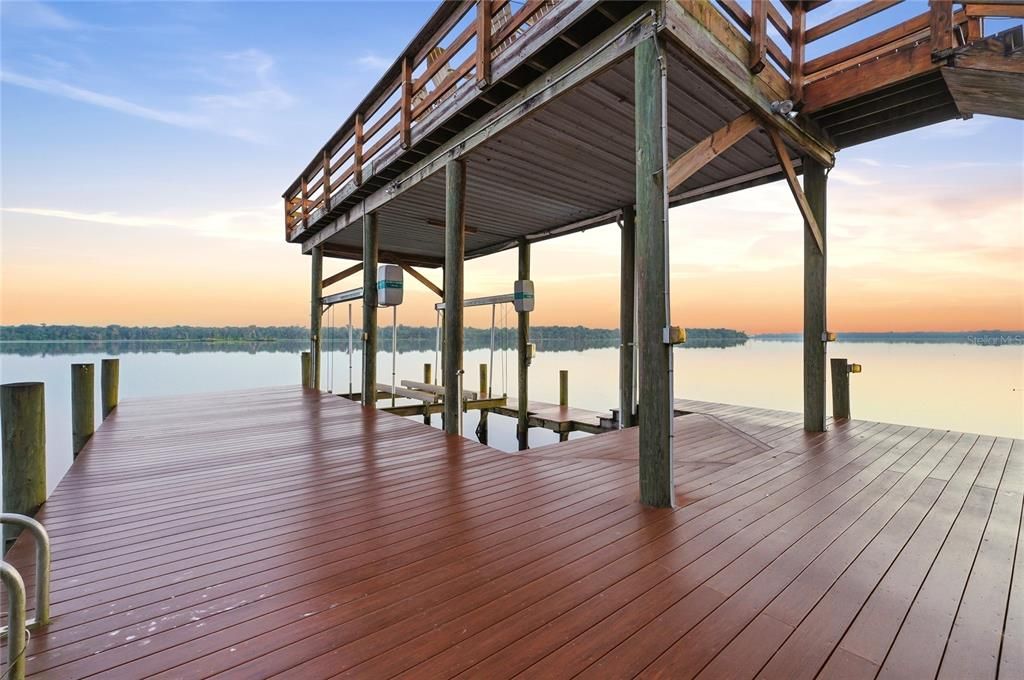 For Sale: $2,750,000 (9 beds, 6 baths, 5500 Square Feet)