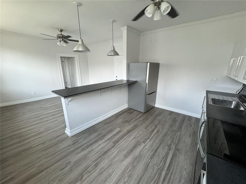 В аренду: $1,350 (1 спален, 1 ванн, 900 Квадратных фут)