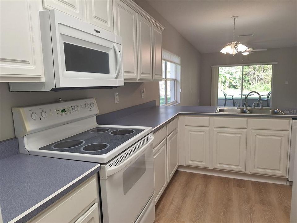 В аренду: $1,950 (2 спален, 2 ванн, 1066 Квадратных фут)