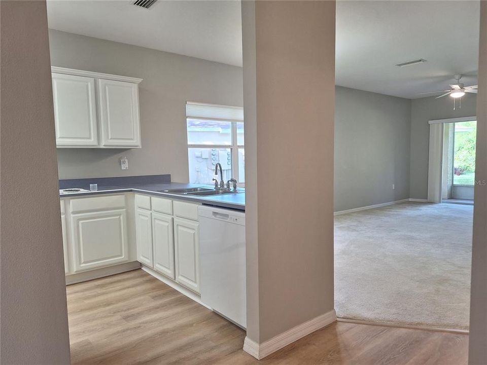 В аренду: $1,950 (2 спален, 2 ванн, 1066 Квадратных фут)