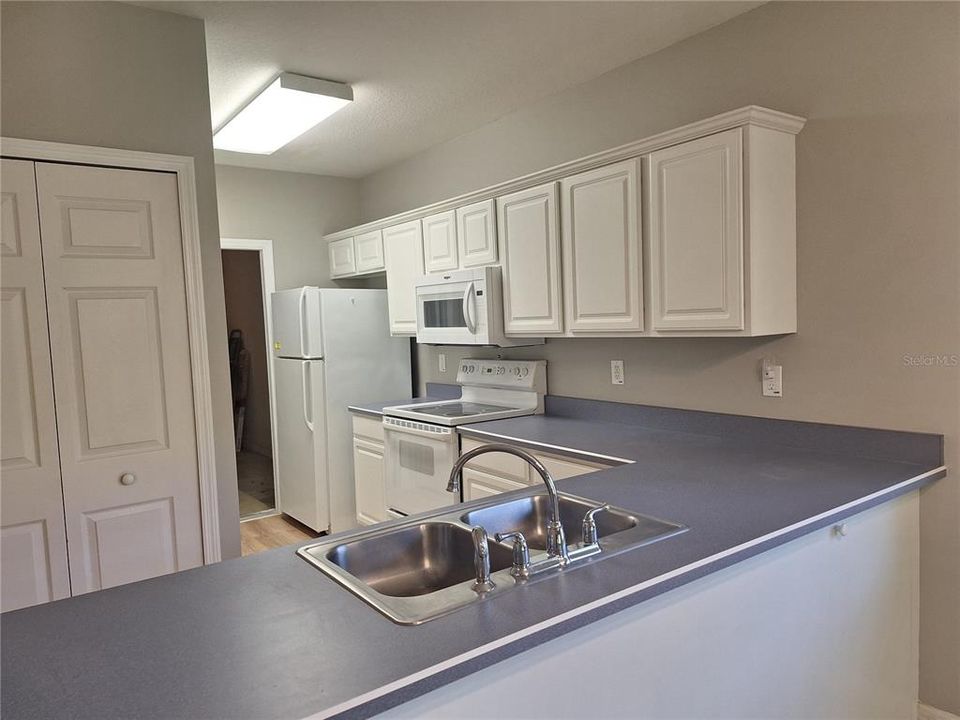 В аренду: $1,950 (2 спален, 2 ванн, 1066 Квадратных фут)