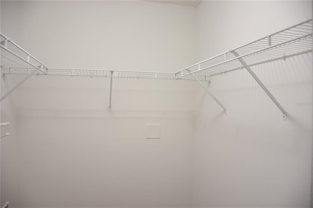 For Sale: $184,000 (3 beds, 2 baths, 1302 Square Feet)