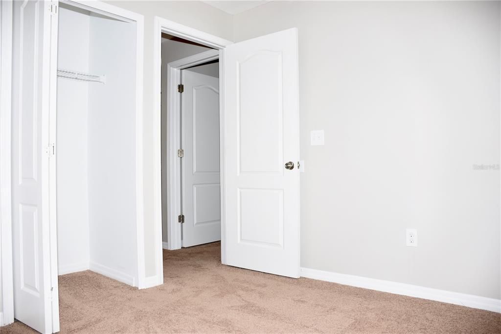 For Sale: $184,000 (3 beds, 2 baths, 1302 Square Feet)