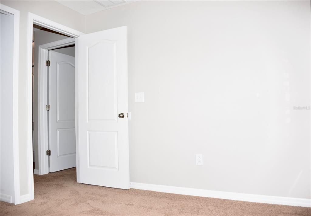 For Sale: $184,000 (3 beds, 2 baths, 1302 Square Feet)