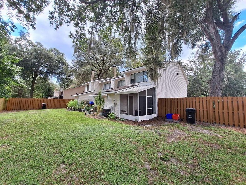 For Rent: $1,299 (2 beds, 1 baths, 1016 Square Feet)
