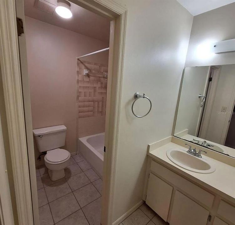 For Rent: $1,299 (2 beds, 1 baths, 1016 Square Feet)