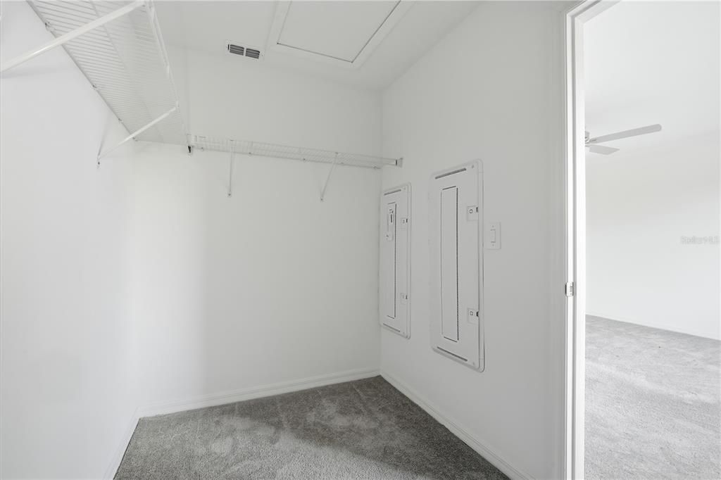 For Rent: $1,899 (3 beds, 3 baths, 1666 Square Feet)
