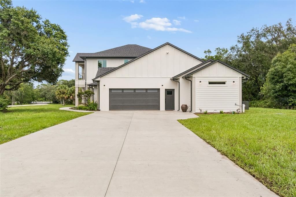 For Sale: $1,550,000 (4 beds, 3 baths, 4543 Square Feet)