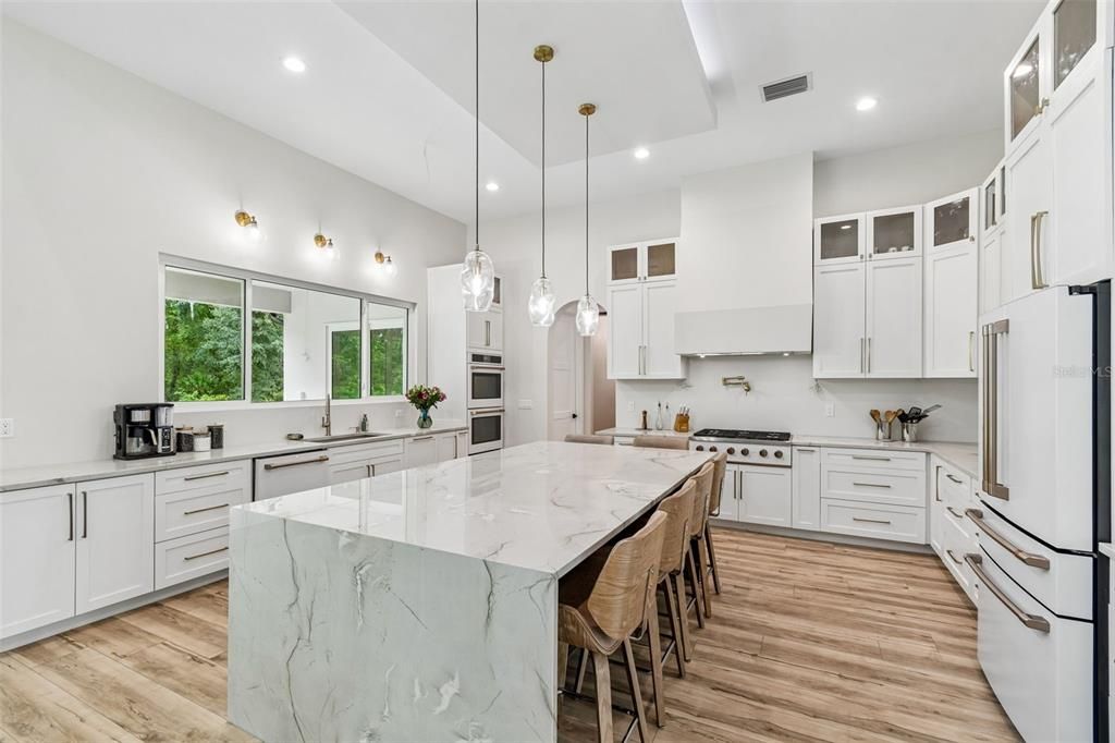 For Sale: $1,550,000 (4 beds, 3 baths, 4543 Square Feet)