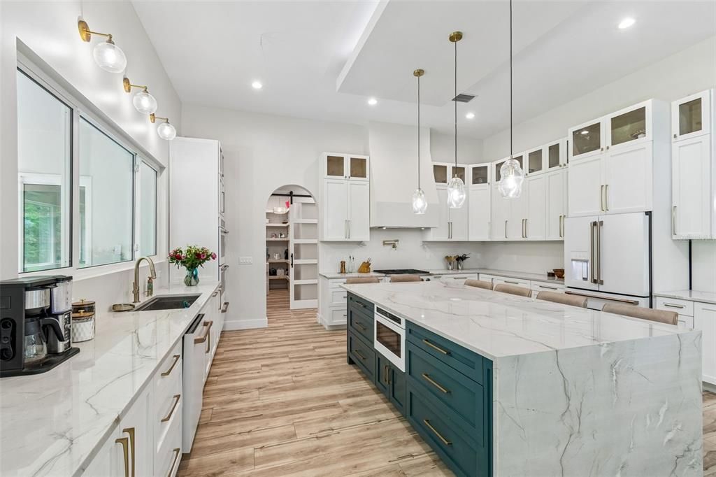 For Sale: $1,550,000 (4 beds, 3 baths, 4543 Square Feet)