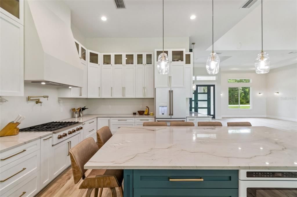 For Sale: $1,550,000 (4 beds, 3 baths, 4543 Square Feet)