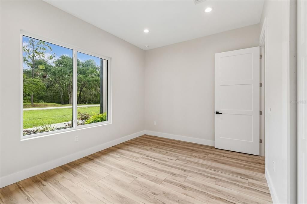 For Sale: $1,550,000 (4 beds, 3 baths, 4543 Square Feet)