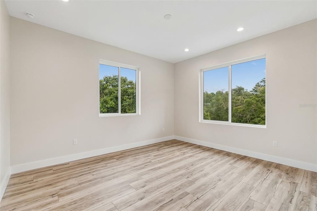 For Sale: $1,550,000 (4 beds, 3 baths, 4543 Square Feet)