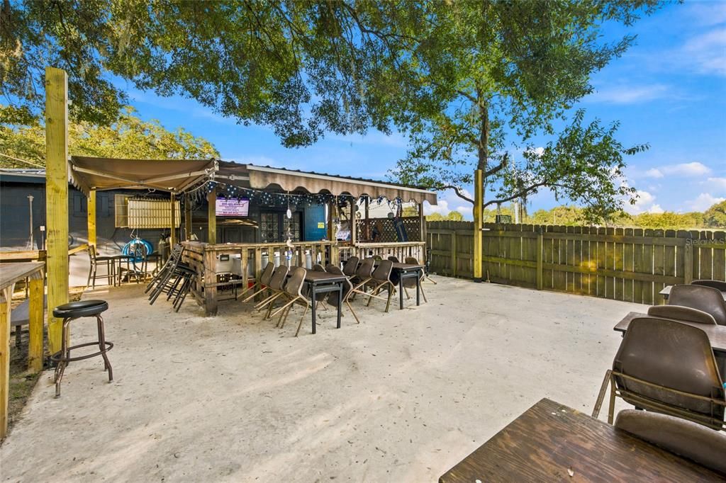 For Sale: $1,299,000 (3 beds, 2 baths, 1528 Square Feet)