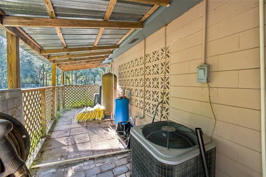 For Sale: $1,299,000 (3 beds, 2 baths, 1528 Square Feet)