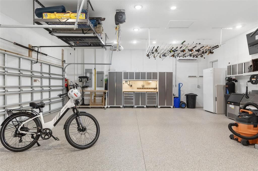 Под контрактом: $1,190,000 (3 спален, 3 ванн, 3108 Квадратных фут)