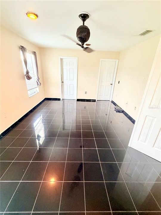 En Venta: $380,000 (4 camas, 2 baños, 2388 Pies cuadrados)