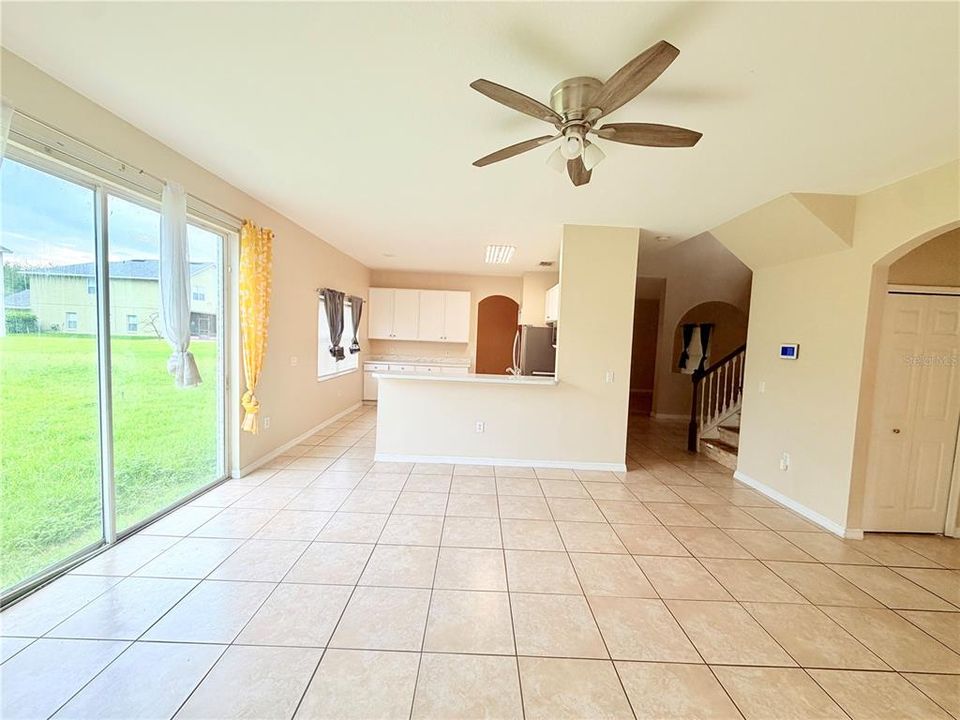 En Venta: $380,000 (4 camas, 2 baños, 2388 Pies cuadrados)