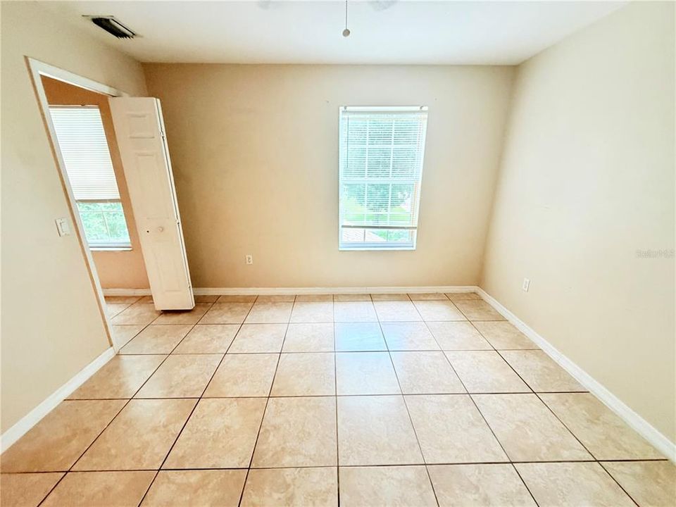 En Venta: $380,000 (4 camas, 2 baños, 2388 Pies cuadrados)