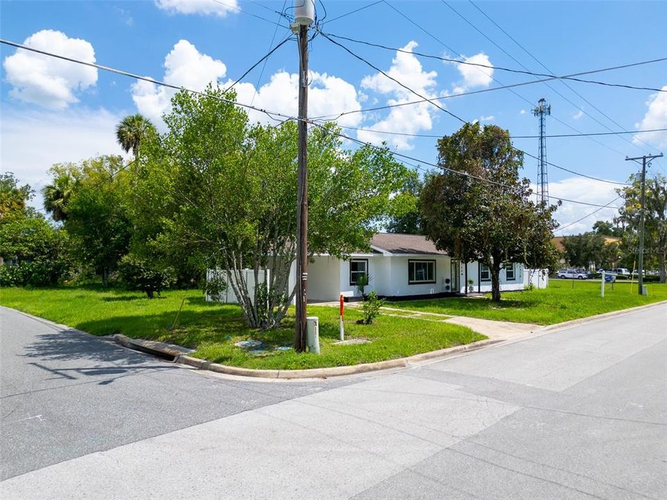 For Sale: $299,700 (4 beds, 3 baths, 1756 Square Feet)