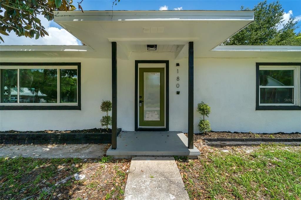 For Sale: $299,700 (4 beds, 3 baths, 1756 Square Feet)