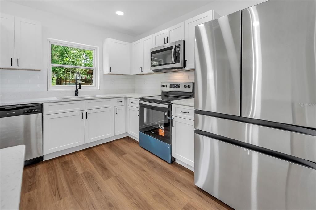 For Sale: $299,700 (4 beds, 3 baths, 1756 Square Feet)