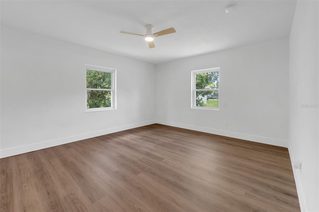 For Sale: $299,700 (4 beds, 3 baths, 1756 Square Feet)