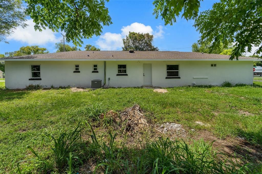 For Sale: $299,700 (4 beds, 3 baths, 1756 Square Feet)