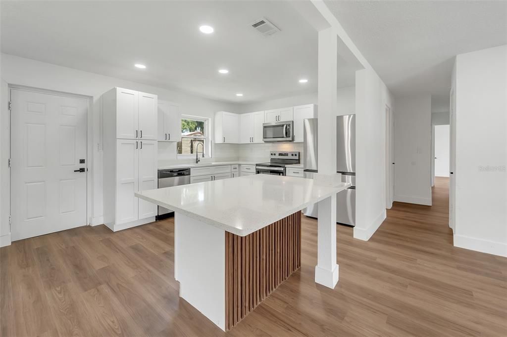 For Sale: $299,700 (4 beds, 3 baths, 1756 Square Feet)