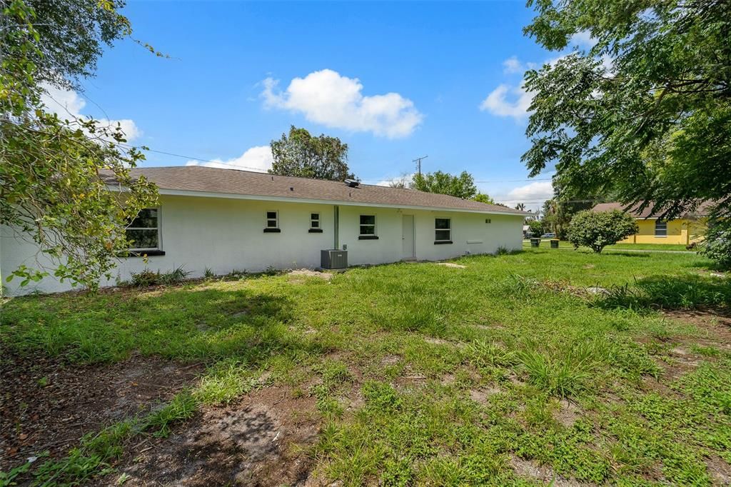 For Sale: $299,700 (4 beds, 3 baths, 1756 Square Feet)