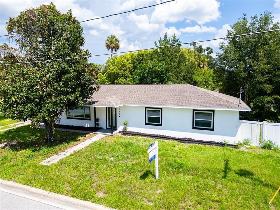 For Sale: $299,700 (4 beds, 3 baths, 1756 Square Feet)
