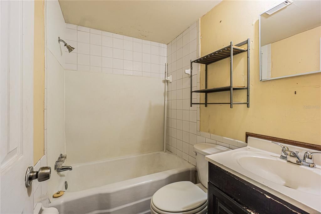 В аренду: $1,295 (2 спален, 1 ванн, 800 Квадратных фут)