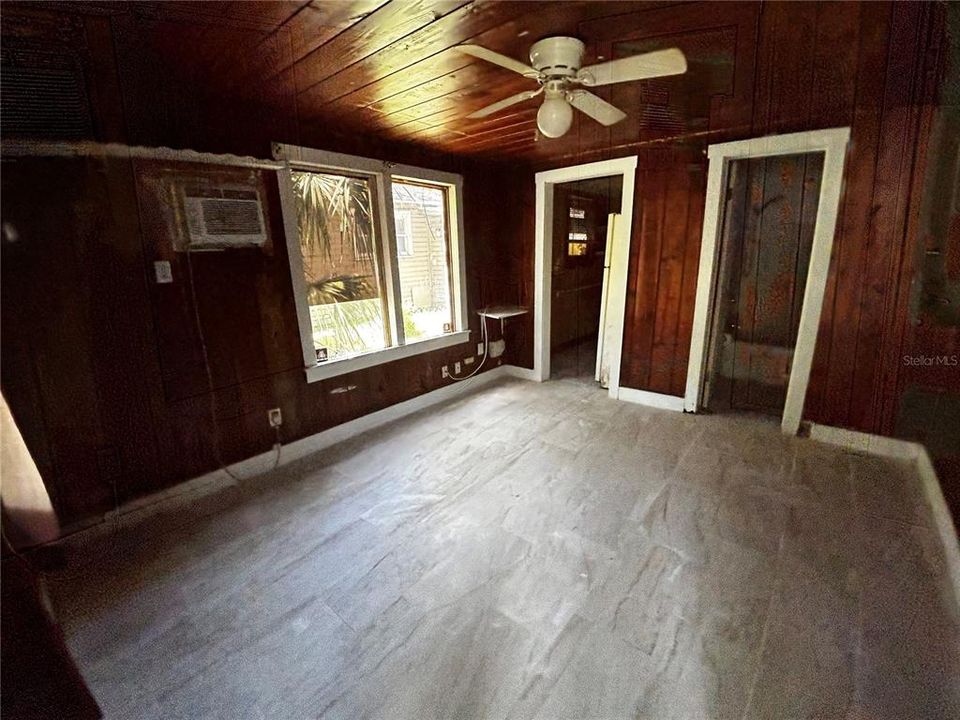 В аренду: $1,295 (2 спален, 1 ванн, 800 Квадратных фут)