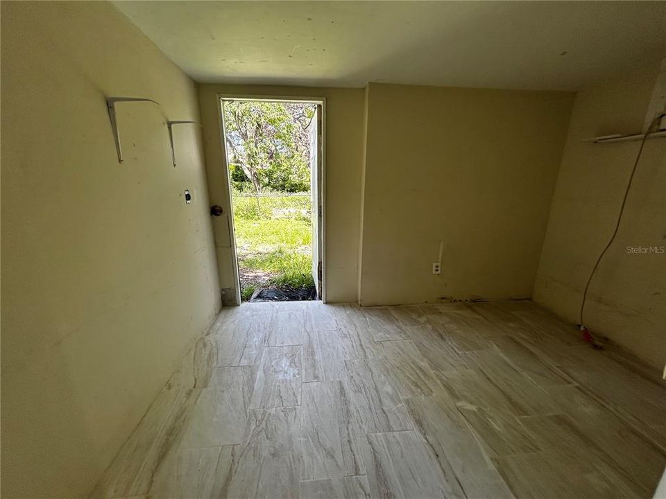 В аренду: $1,295 (2 спален, 1 ванн, 800 Квадратных фут)