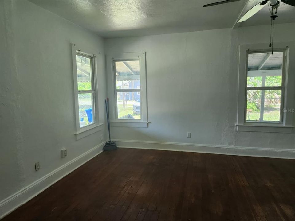 En Renta: $1,500 (2 camas, 1 baños, 1120 Pies cuadrados)