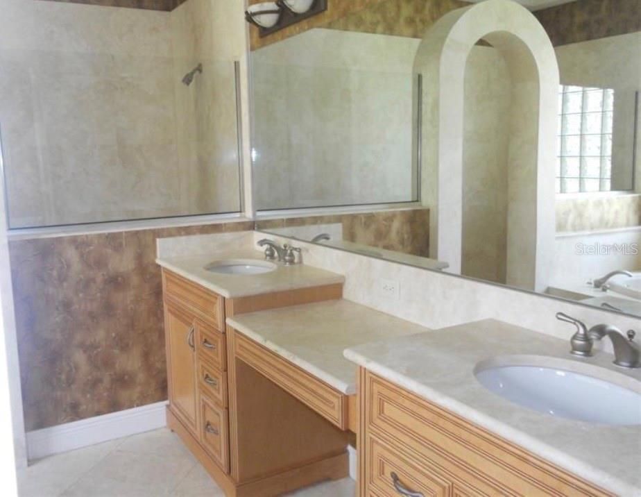 En Renta: $4,700 (5 camas, 4 baños, 4160 Pies cuadrados)