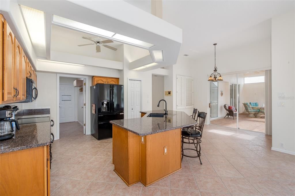 En Venta: $449,000 (3 camas, 2 baños, 2282 Pies cuadrados)
