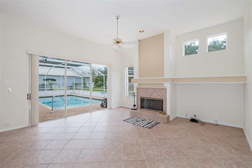 En Venta: $449,000 (3 camas, 2 baños, 2282 Pies cuadrados)
