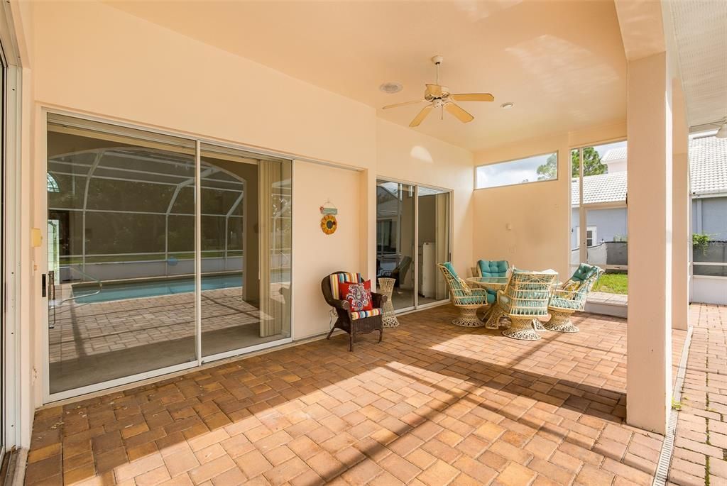 En Venta: $449,000 (3 camas, 2 baños, 2282 Pies cuadrados)