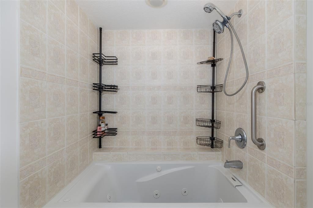 En Venta: $449,000 (3 camas, 2 baños, 2282 Pies cuadrados)