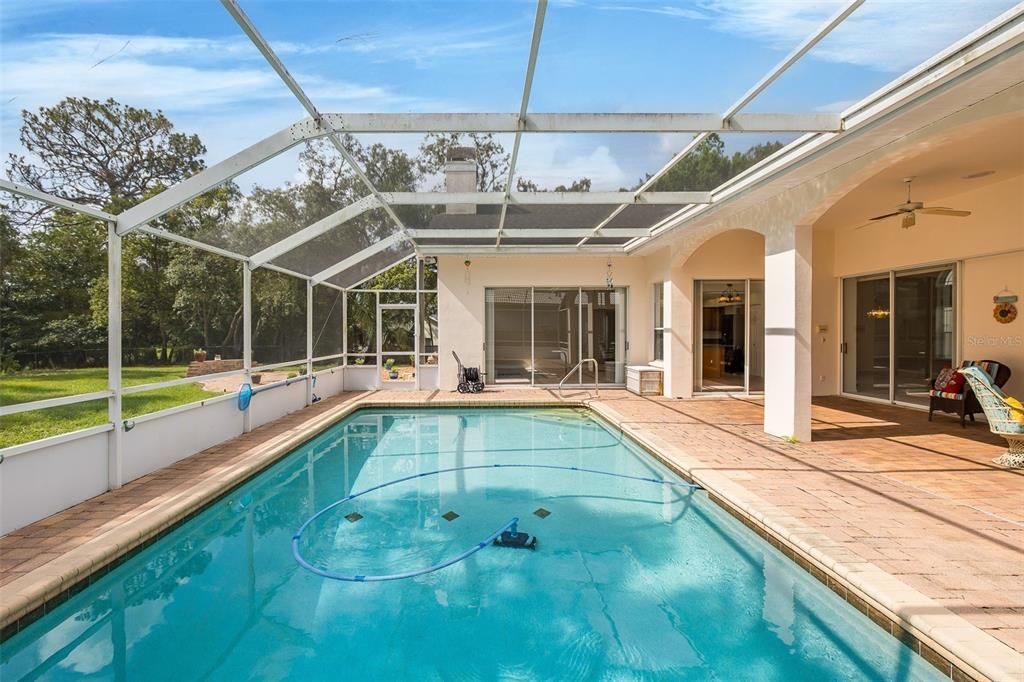 En Venta: $449,000 (3 camas, 2 baños, 2282 Pies cuadrados)
