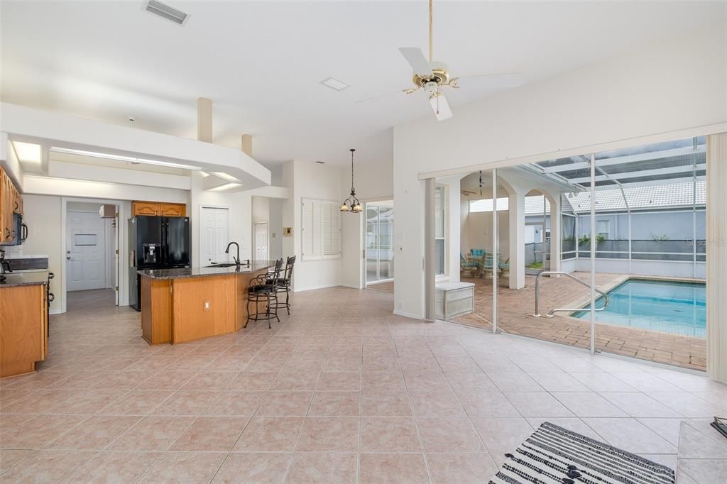 En Venta: $449,000 (3 camas, 2 baños, 2282 Pies cuadrados)