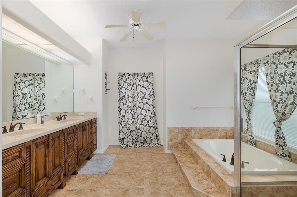 En Venta: $449,000 (3 camas, 2 baños, 2282 Pies cuadrados)