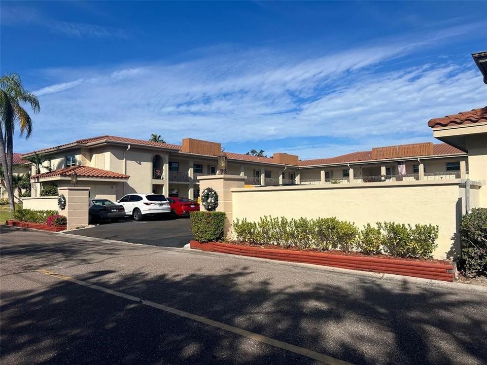 For Rent: $1,500 (1 beds, 1 baths, 875 Square Feet)