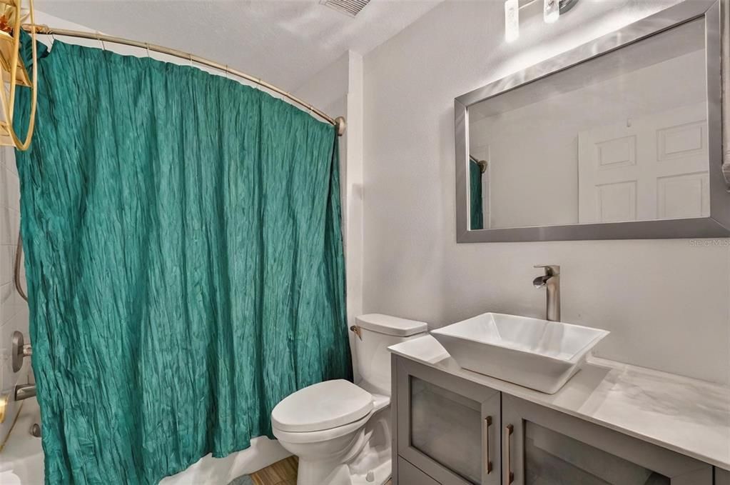 В аренду: $1,800 (3 спален, 2 ванн, 1456 Квадратных фут)
