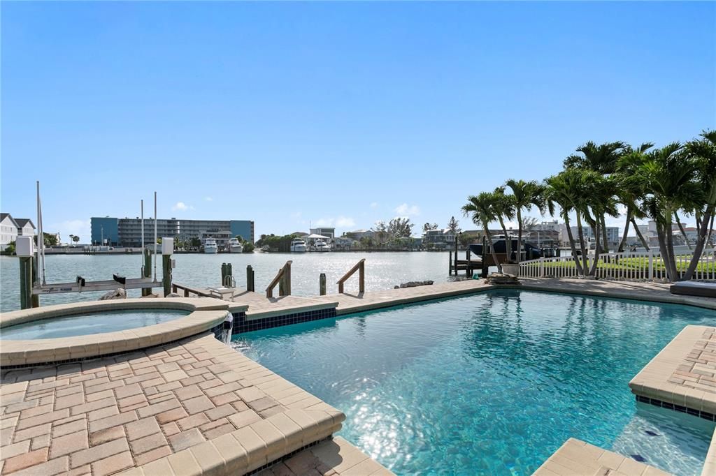 En Venta: $1,449,000 (4 camas, 3 baños, 2404 Pies cuadrados)