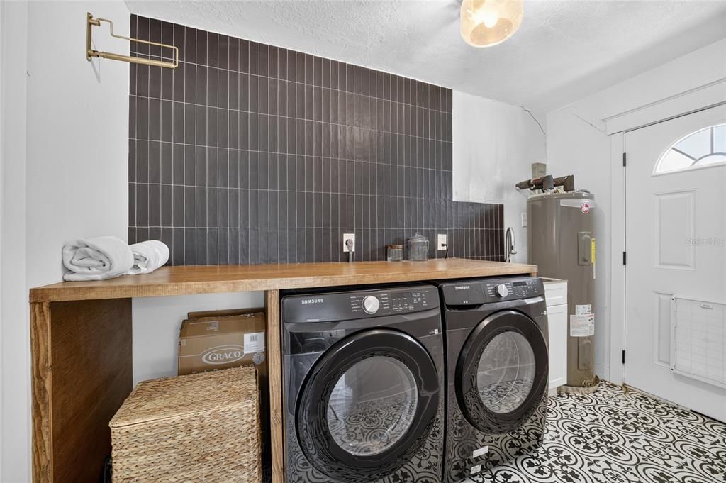 На продажу: $419,900 (3 спален, 2 ванн, 1785 Квадратных фут)
