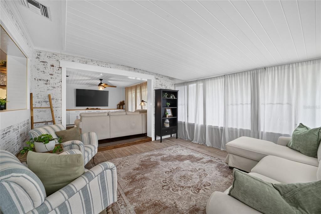 На продажу: $419,900 (3 спален, 2 ванн, 1785 Квадратных фут)