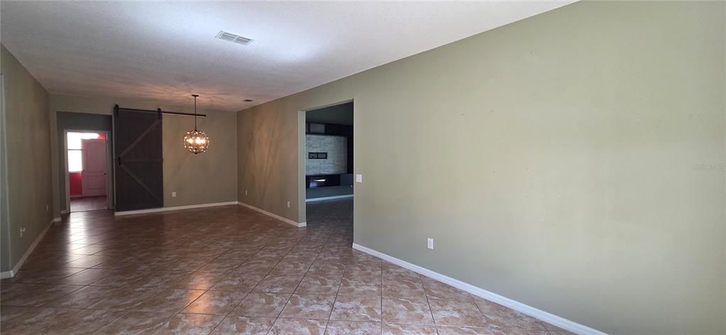 En Venta: $390,500 (4 camas, 3 baños, 2358 Pies cuadrados)